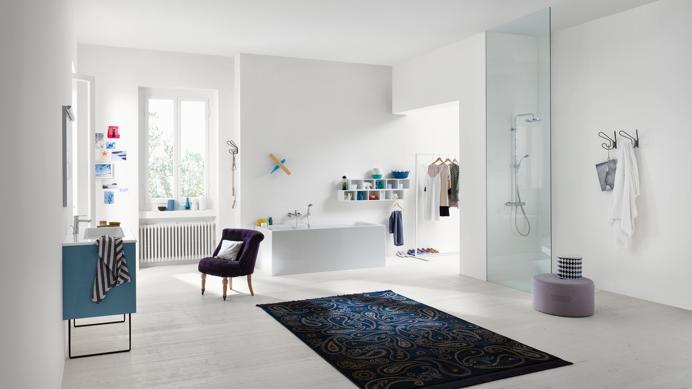 Vista de un ba&ntilde;o con ducha l&iacute;nea Sand